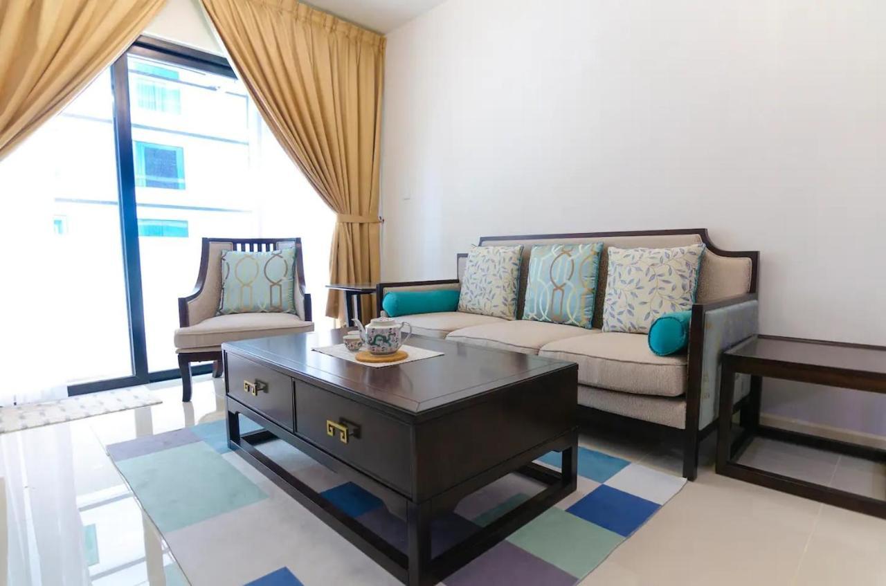 A Cozy & Comfy Suasana Suites In جوهر بهرو المظهر الخارجي الصورة